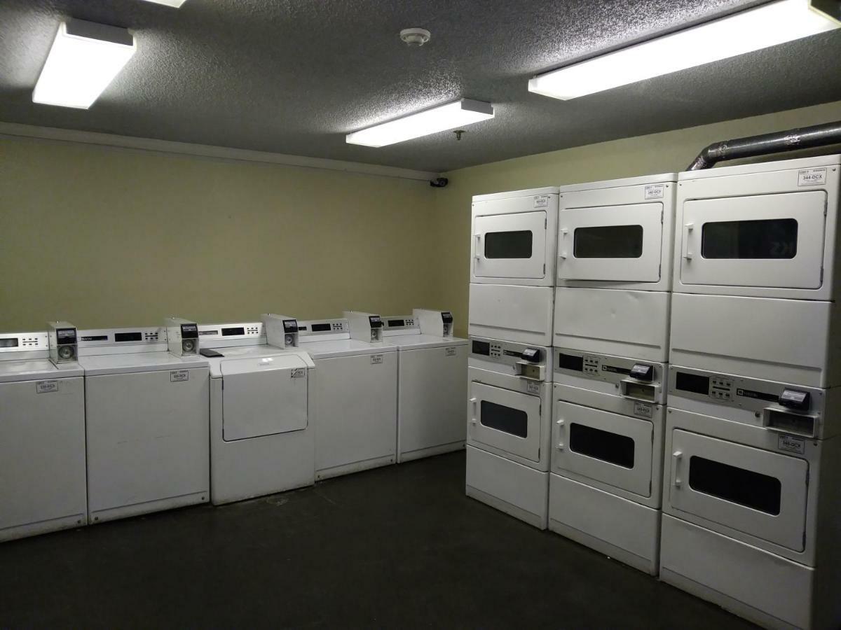 Intown Suites Extended Stay Dallas Tx - Норт-Ричленд-Хиллс Экстерьер фото